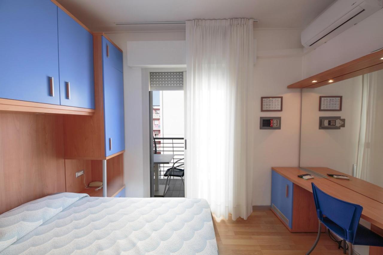 Hotel Riviera Каорле Екстериор снимка
