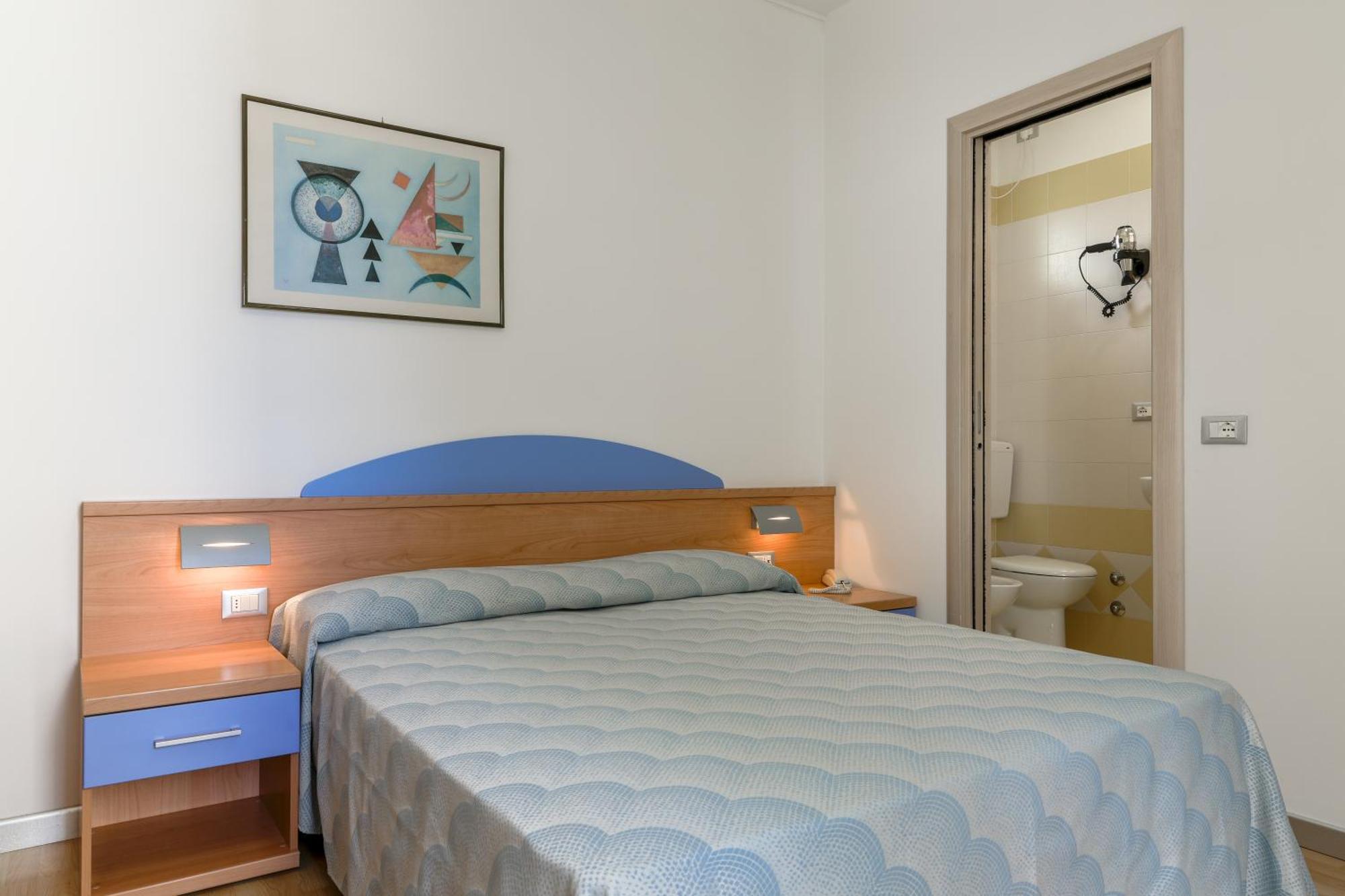 Hotel Riviera Каорле Екстериор снимка