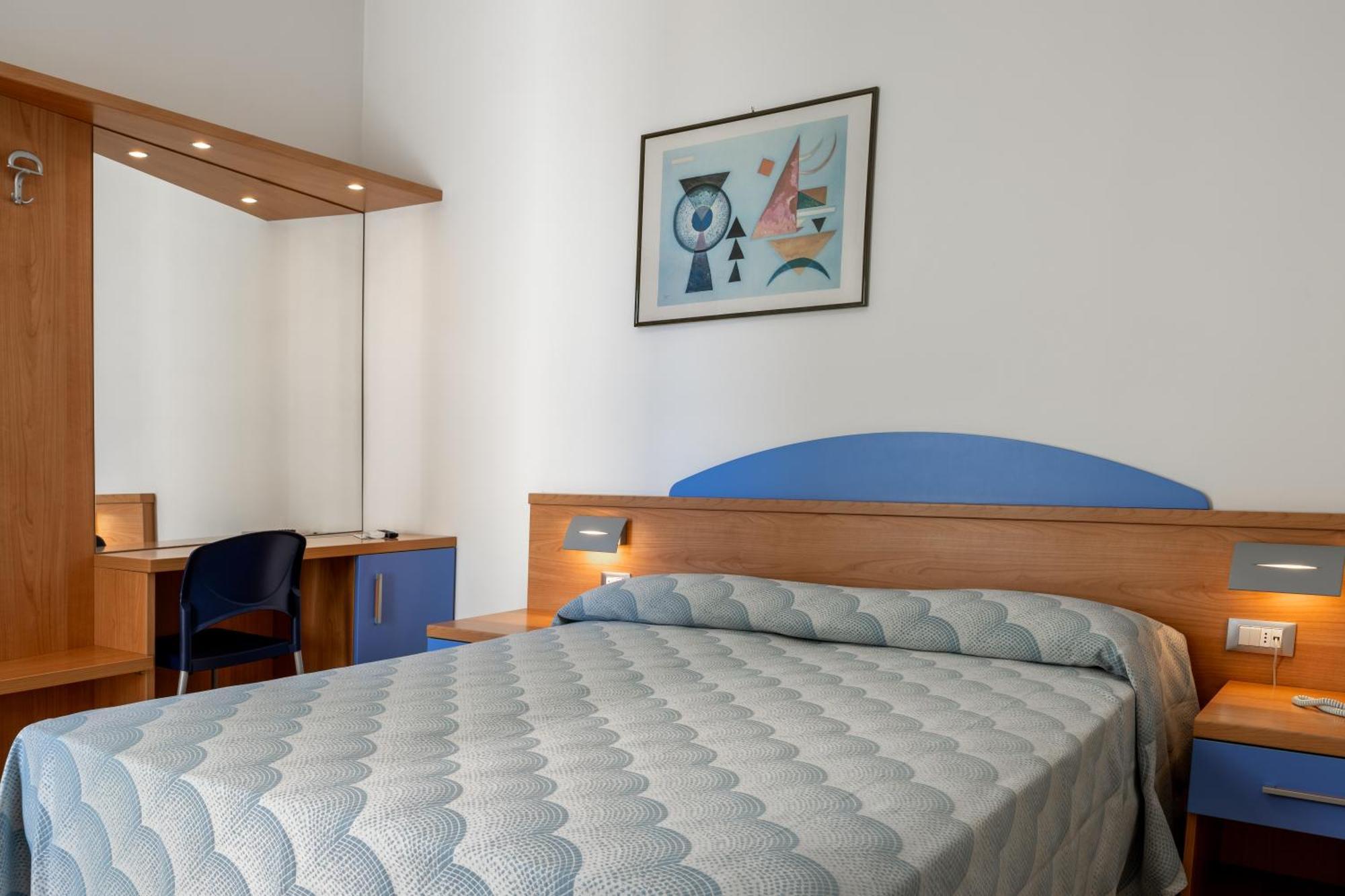 Hotel Riviera Каорле Екстериор снимка