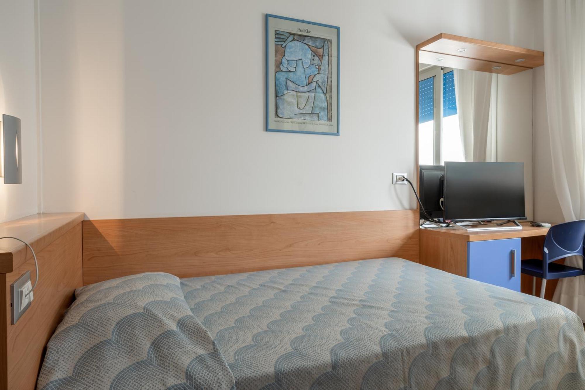 Hotel Riviera Каорле Екстериор снимка