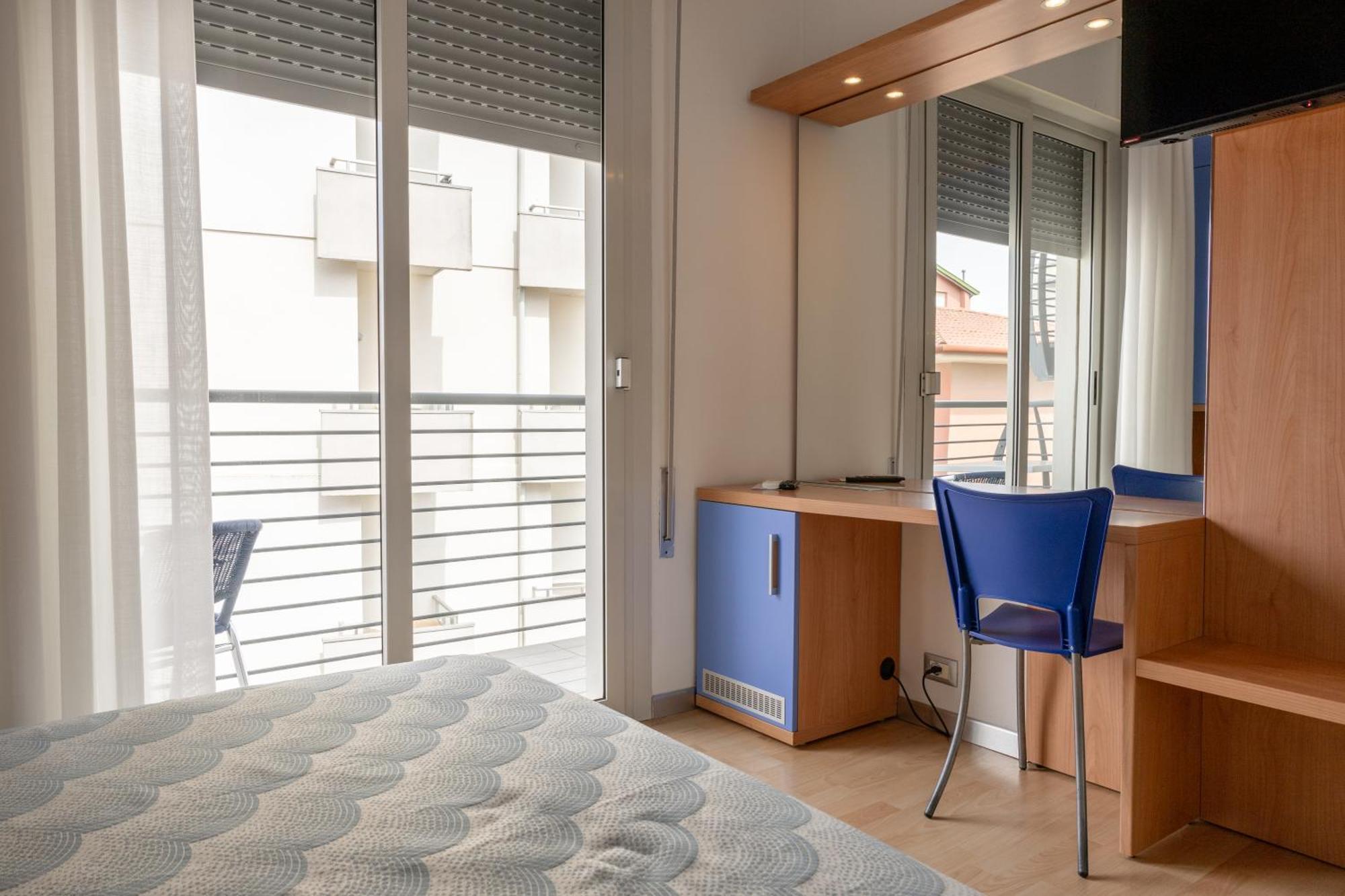 Hotel Riviera Каорле Екстериор снимка