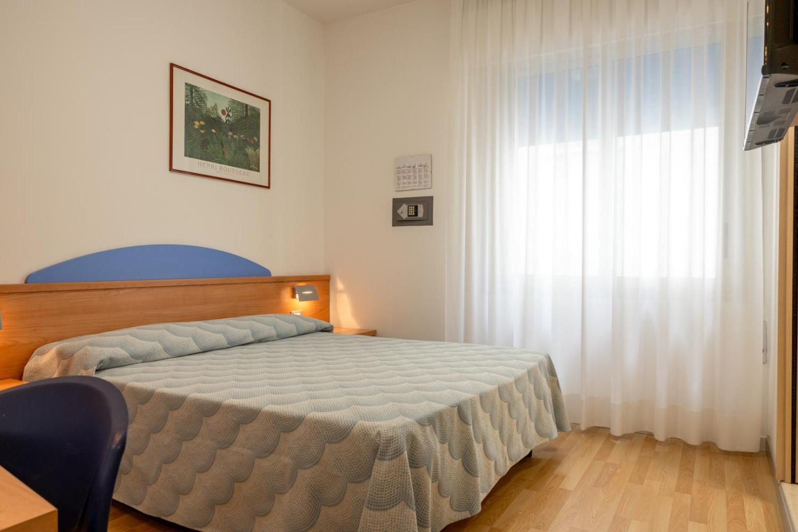 Hotel Riviera Каорле Екстериор снимка